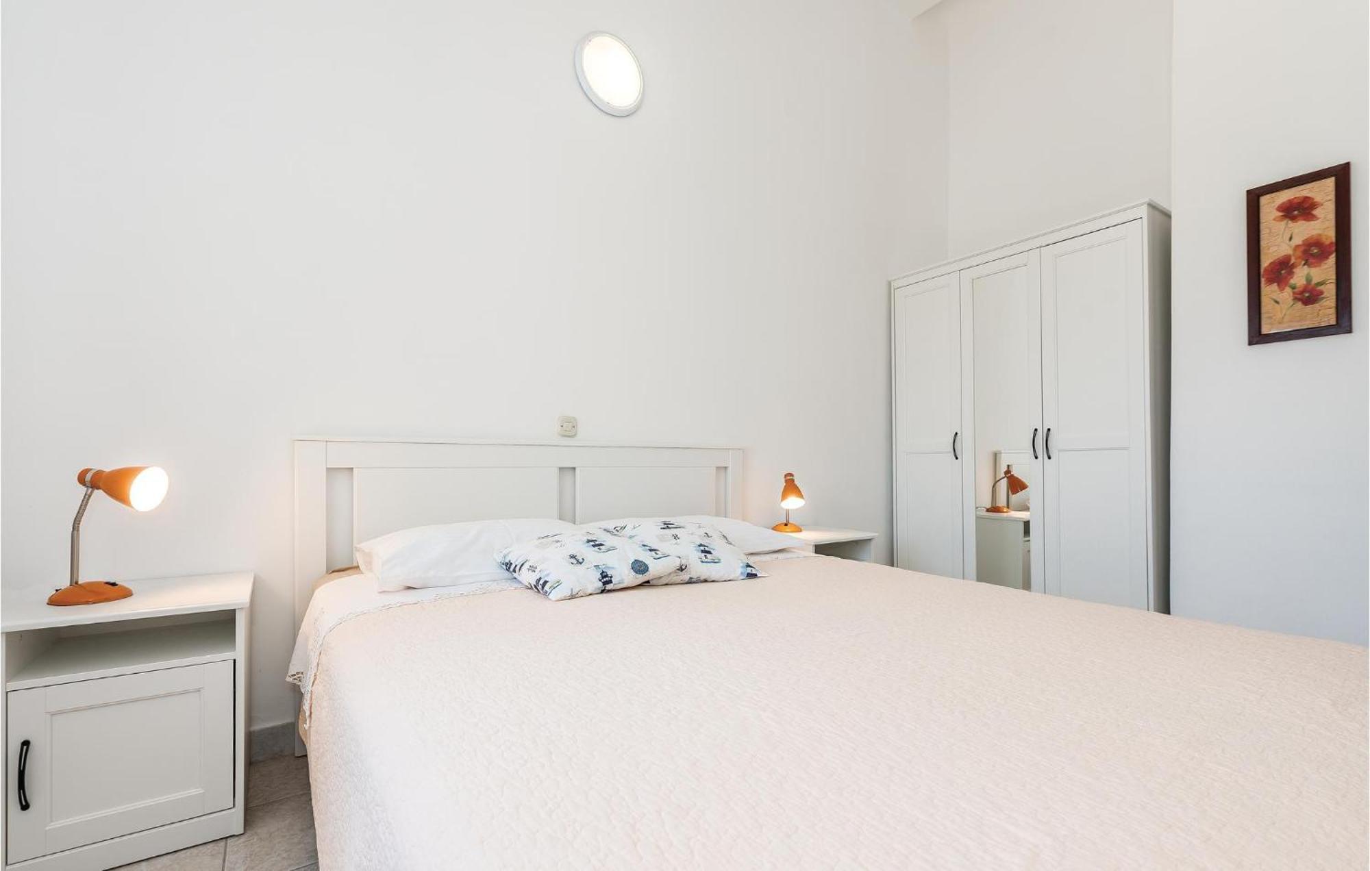 Awesome Apartment In Jezera With Kitchen Eksteriør bilde
